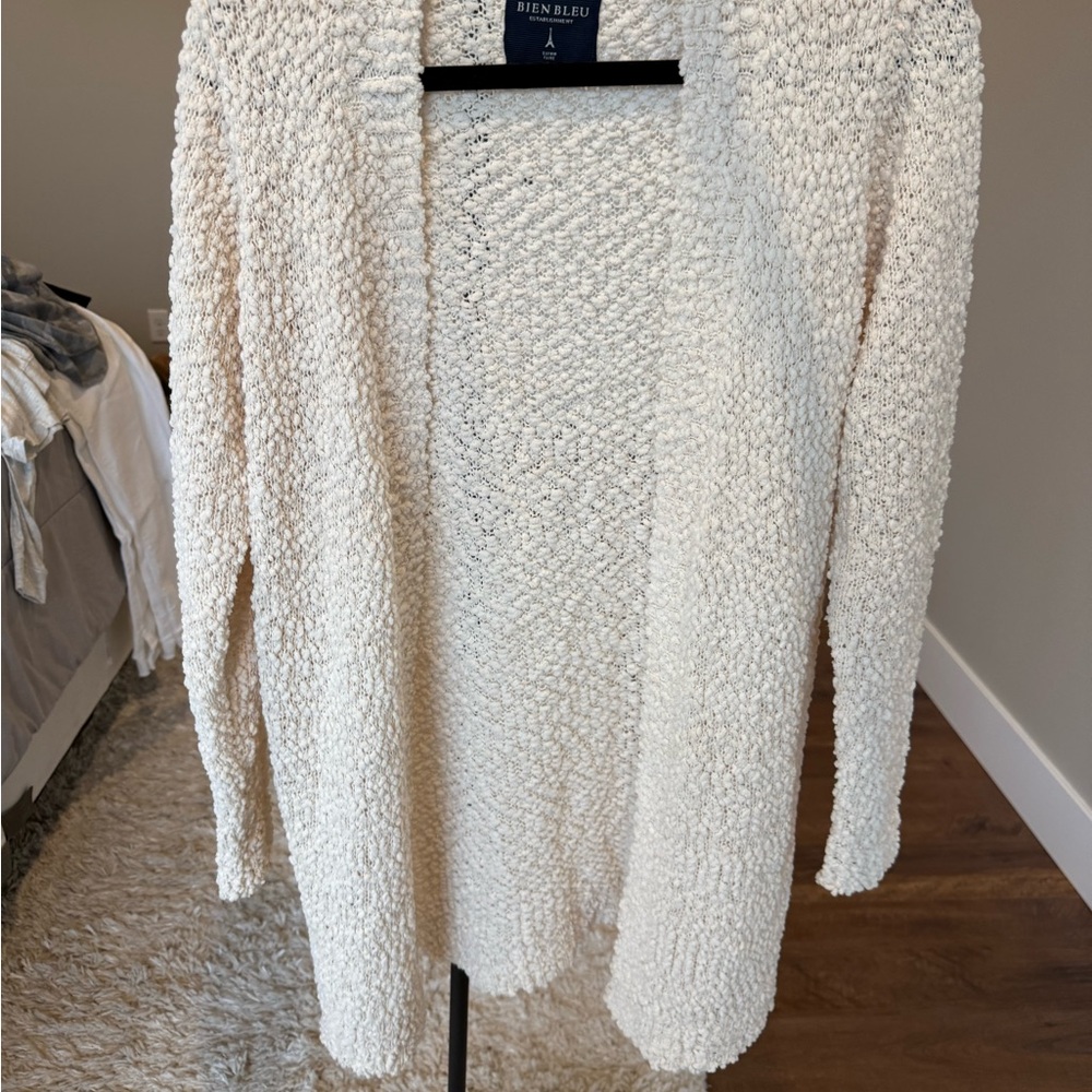 BIEN BLEU Size L Women's Cream Cardigan Sweater